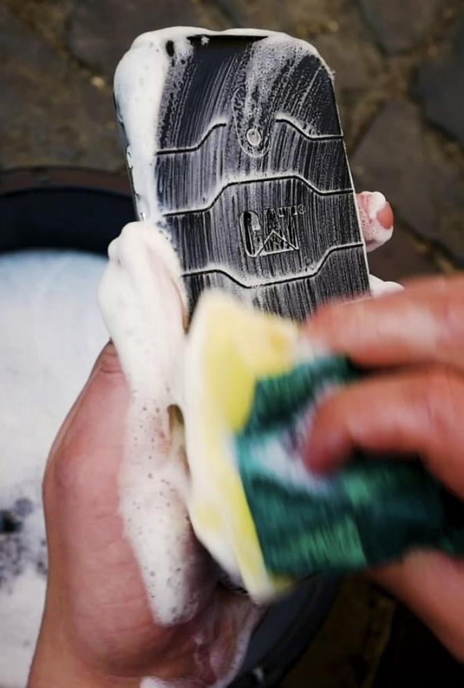 CAT S42: The First Antibacterial Phone for a Germ-Free Life